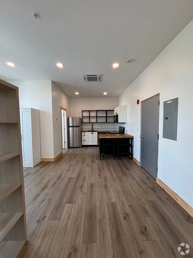 Building Photo - 1190 Stafford Rd Unit 1-3 Rental