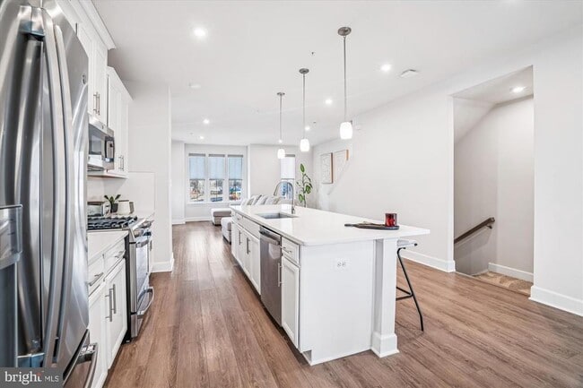 Photo - 6732 Belcrest Rd