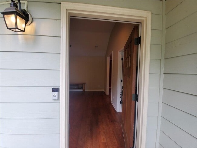 Photo - 2178 Ridgedale Rd NE