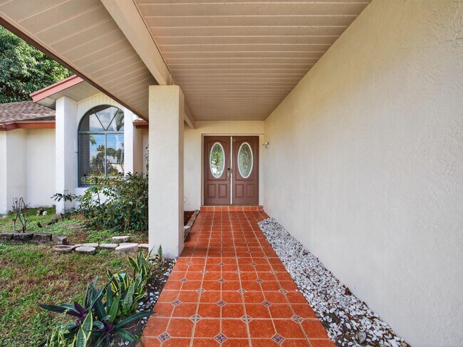 Photo - 566 SE Damask Ave