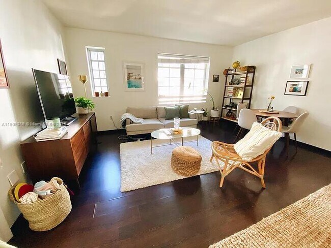 Photo - 435 21st St Unidad 216