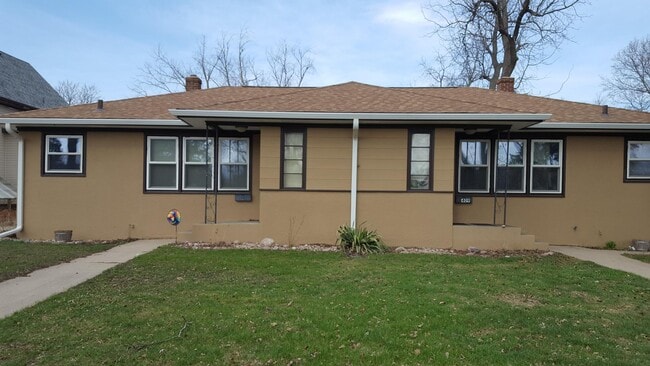 1411 S Duluth Ave
