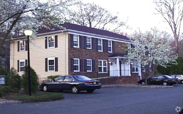Photo - 581-591 Mountain Ave Apartments
