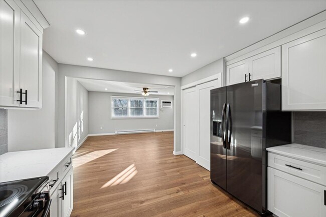 Photo - 285 Stamets Rd
