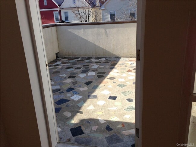 Photo - 43-14-43157 157th St