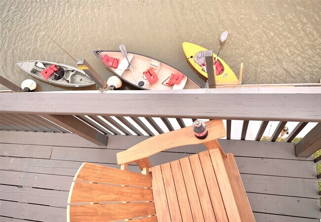 Photo - 215 Pompano Ln