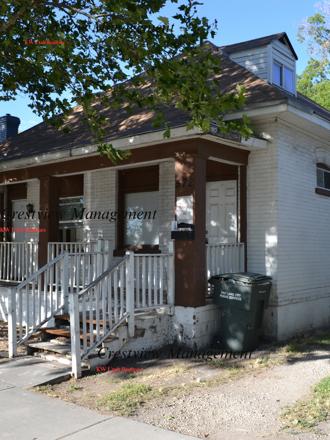 Building Photo - Roche Duplex Unit 574