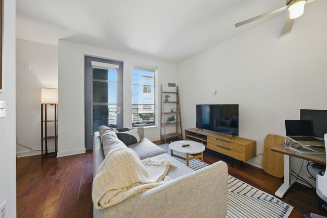 Building Photo - 355 Berry St Unit FL4-ID1224043P Rental