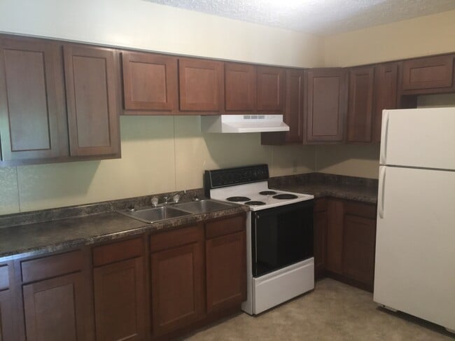 Photo - Robinwood Apartments Unit 16