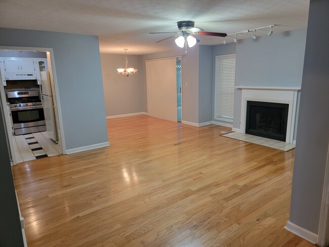 Living Room - 1356 Weatherstone Way NE Condo Unit 1356