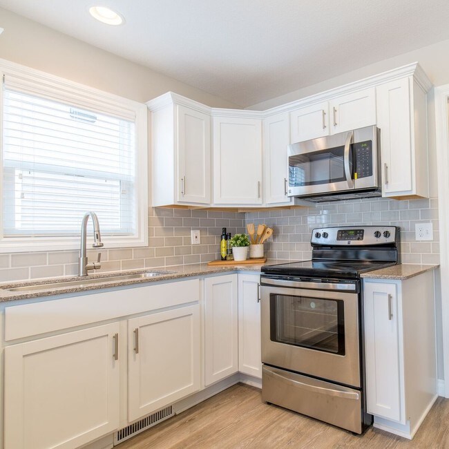 Photo - Woodland Hills Villas