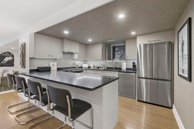 Photo - 2038 N Seminary Ave