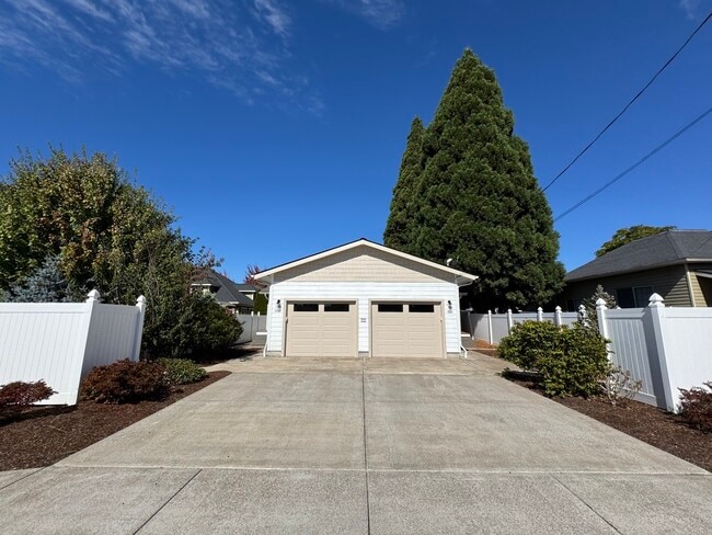 Street View - 1811 17th Ave SE