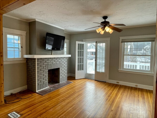 Photo - 2345 Grandview Ave Unit #2