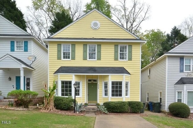 Building Photo - Spacious and Updated!  4 Bedrooms, LVP Flo... Rental