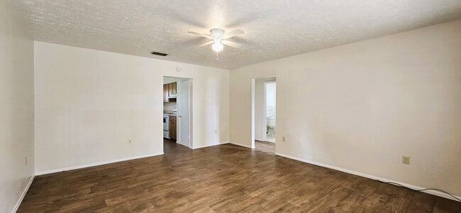 Photo - 121 Masterpiece Rd