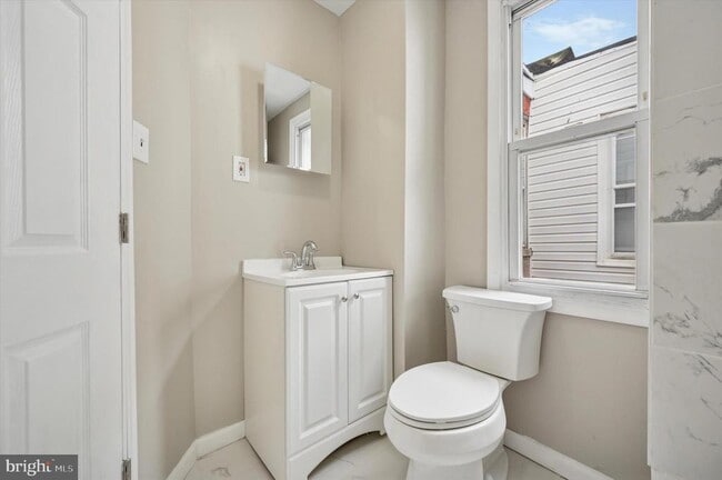 Building Photo - 1703 N Lambert St