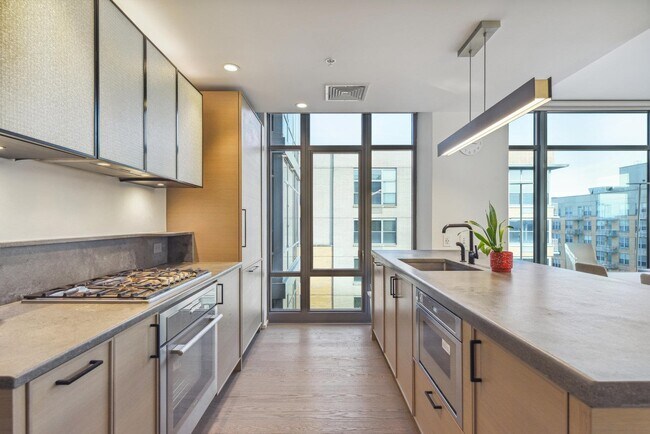 Photo - 1425 HUDSON St Unit 11A