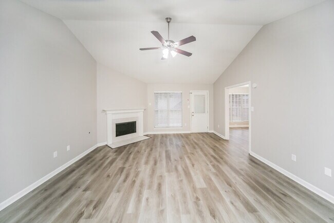 Photo - 1679 Central Trails Dr