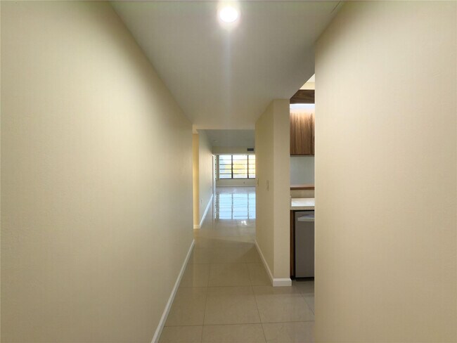 Photo - 1701 Whitehall Dr Unit 303