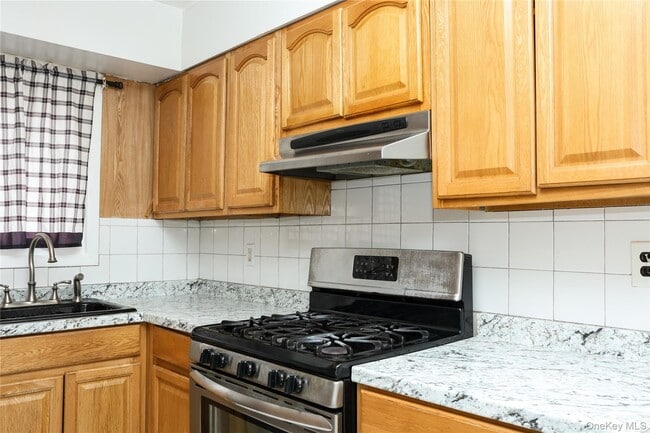 Photo - 13 Regina Pl