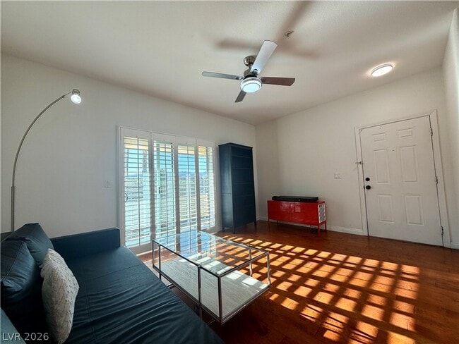 2291 W Horizon Ridge Pkwy Unit 1101