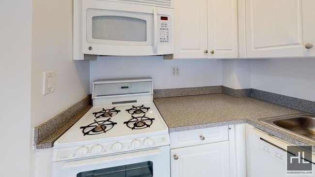 Photo - EAST 38 STREET Unit 1A