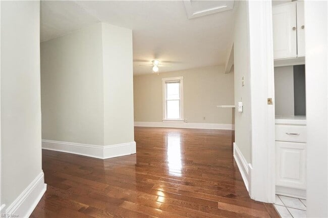 Photo - 554 Creedmore Ave Unit Second Floor