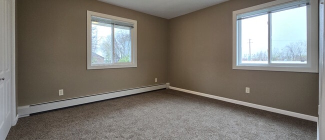 Updated Bdrm - 30 Maple St NE