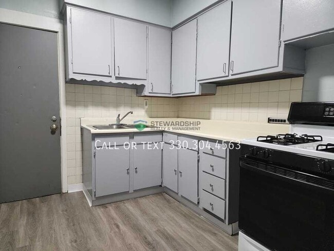 Photo - 145 Rhodes Ave