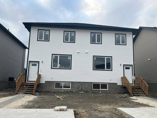 Photo - 15 Aquila Rd