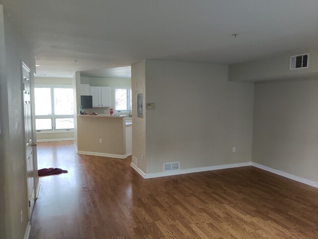 Photo - 1320 S Monaco Street Pky Unidad 2