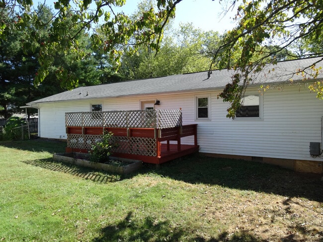 Photo - Knoxville 37921 - 3 bedroom 1.5 bath home - call Adam Sharp 865-254-0980
