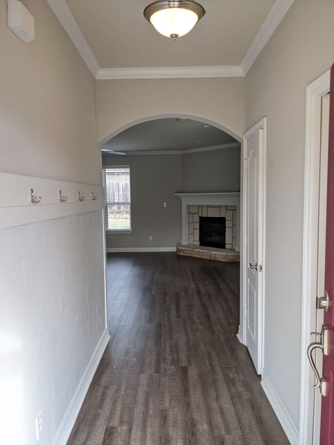 Photo - 5805 Thompson Pl