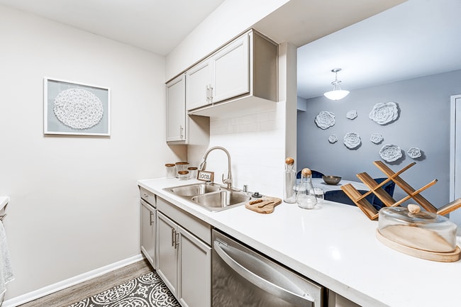 Photo - The Woods of Fairfax