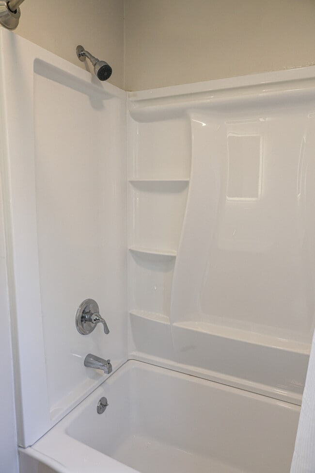 Photo - 69 Mechanic St