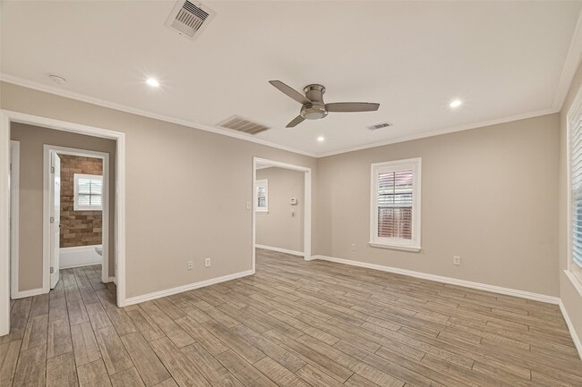 Photo - 5721 Sylvia Dr