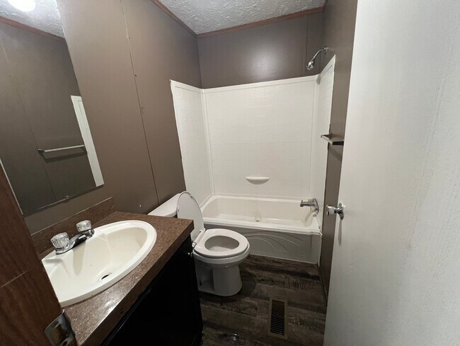 Photo - 14 Locust St
