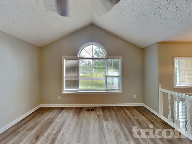 Photo - 172 N White Pines Dr