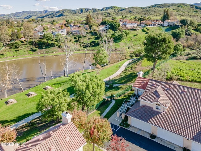 Photo - 264 Ridgeton Ln