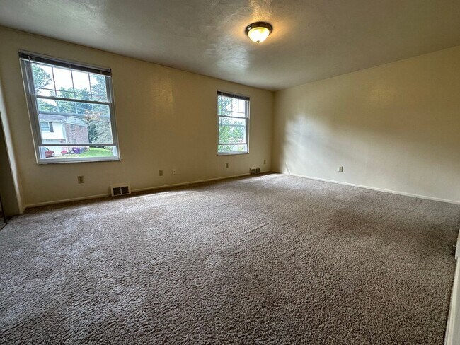 438 Mower Dr