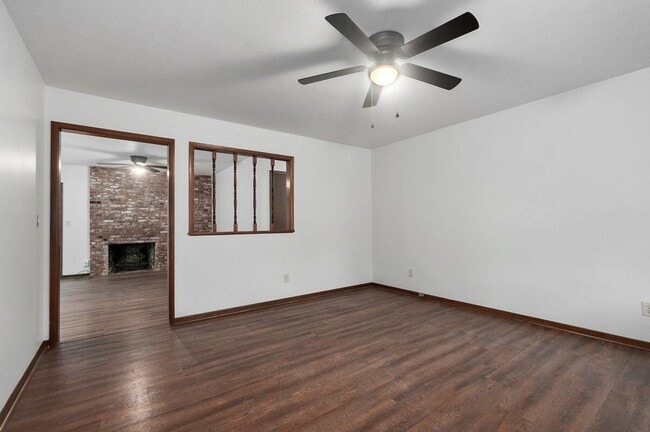 Photo - 3 Bedroom | 2 Bathroom | 2 Car Garage | Springfield MO | Fenced Back Yard!