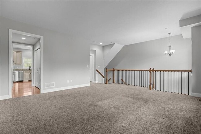 Photo - 567 Chesnic Dr