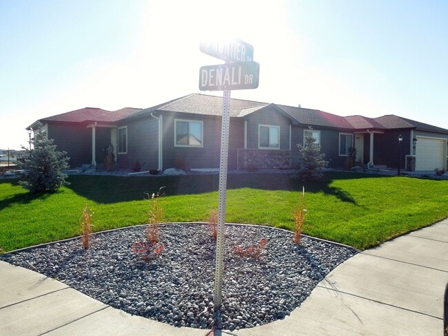 Photo - 4 Bedroom Townhome in River Pointe Subdivison