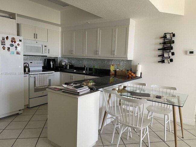 Photo - 3500 Coral Wy Unit 1413