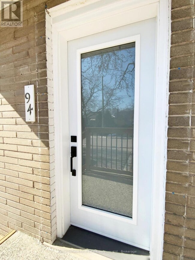 Photo - 94 W 32nd St