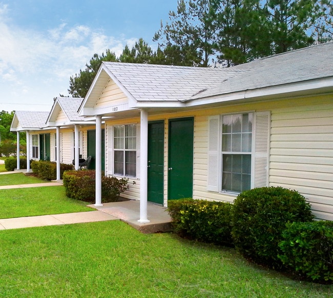 Sawgrass Apartments - Sawgrass Apartments