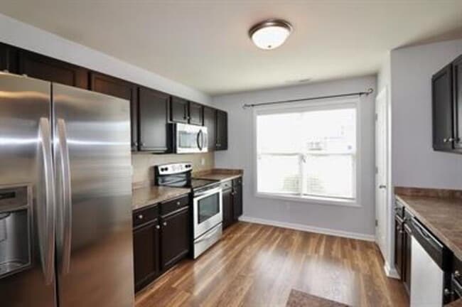 Photo - 198 Collinwood Dr