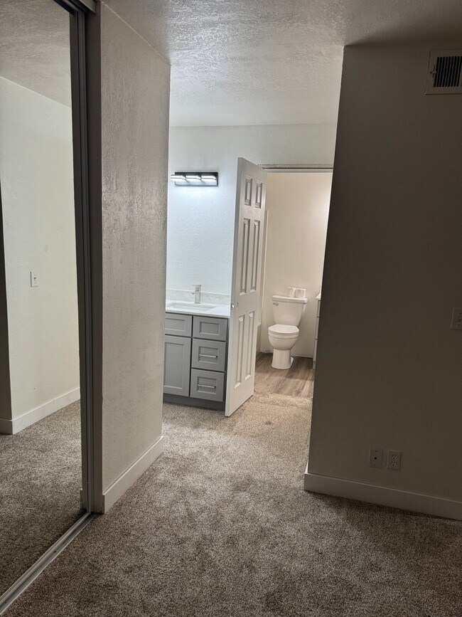 Photo - 111 Woodbury Cir