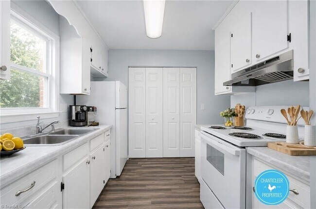Photo - 821 E Lafayette St